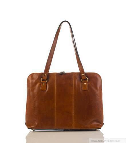 Wholesale Italian handbags: directly from brands, manufacturers nad artisans of leather bags made in italy